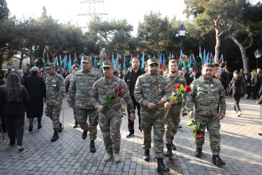 8 Noyabr – Şanlı Zəfər qələbəsinin 5-ci ildönümünü ilə əlaqədar “Nizami Rayon Vətən Müharibəsi Şəhidləri” Memorial Kompleksini ziyarət edilib - 08.11.2025