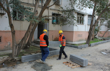 Nizami rayonunda səkilər təmir edilir - 14.11.2025
