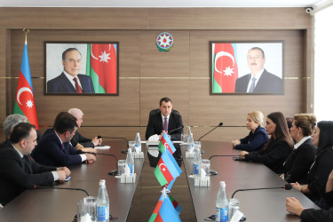 Rayon İcra Hakimiyyətində Beynəlxalq Müəllimlər Günü münasibətilə tədbir keçirilib - 03.10.2025