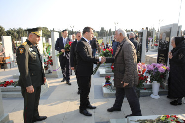 8 Noyabr – Şanlı Zəfər qələbəsinin 5-ci ildönümünü ilə əlaqədar Hərbi Memorial Məzarlıq ziyarət edilib - 08.11.2025