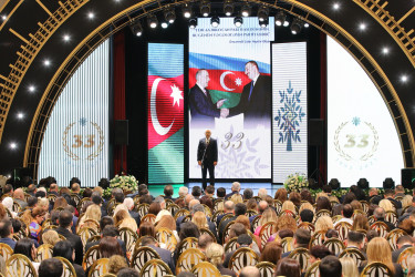 Nizami rayonunda Yeni Azərbaycan Partiyasının təsis olunmasının 33-cü ildönümü qeyd edilib - 18.11.2025