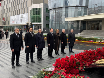 Nizami rayon ictimaiyyəti "Ana harayı” abidəsini ziyarət edib - 26.02.2026