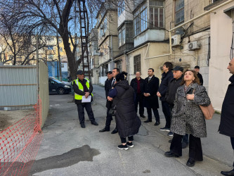 Rayon İcra Hakimiyyətinin başçısı Coşqun Cəbrayılov Ə.Vəliyev küçəsi 6 ünvanına baxış keçirib