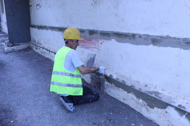 Nizami Rayon İcra Hakimiyyətinin başçısı təmir işləri aparılan ünvanlara  - Babək prospekti 73 və 75 - baxış keçirib - 05.08.2025