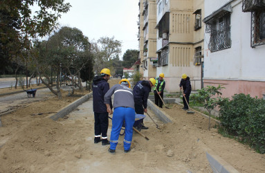 Nizami rayonunda səkilər təmir edilir - 14.11.2025