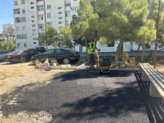 Nizami Rayon İcra Hakimiyyətinin başçısı Tofiq Abbasov küçəsi 39 ünvanında aparılan təmir işləri ilə tanış olub - 25.08.2025