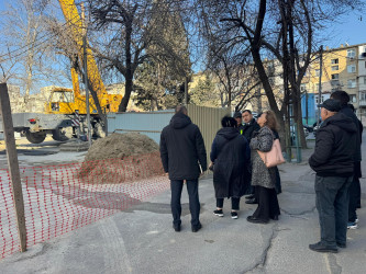 Rayon İcra Hakimiyyətinin başçısı Coşqun Cəbrayılov Ə.Vəliyev küçəsi 6 ünvanına baxış keçirib