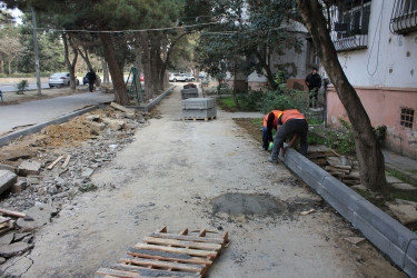 Nizami rayonunda səkilər təmir edilir - 14.11.2025