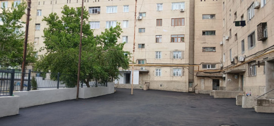 Nizamı rayonu ərazisində məhəllədaxili yollarda və səkilərdə təmir işləri aparılır - 21.06.2025