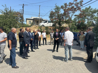 Nizami Rayon İcra Hakimiyyətinin başçısı C.Naxçıvanski küçəsi 102, 104 və 106 nömrəli binalarda yaşayan sakinlərlə görüşüb - 05..08.2025