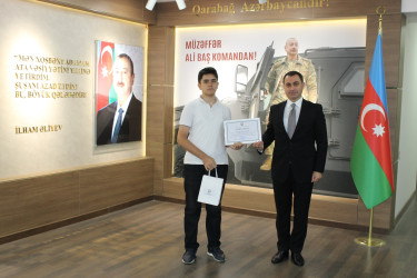 Nizami Rayon İcra Hakimiyyətinin başçısı beynəlxalq olimpiadalarda qalib olan rayon gəncləri ilə görüşüb - 22.08.2025