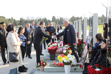 8 Noyabr – Şanlı Zəfər qələbəsinin 5-ci ildönümünü ilə əlaqədar Hərbi Memorial Məzarlıq ziyarət edilib - 08.11.2025