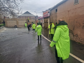 Keşlə qəsəbəsi, Sabir küçəsində yağışın yaratdığı fəsadların aradan qaldırılır - 05.04.2026