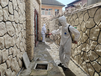 Keşlə qəsəbəsində kollektorun daşması nəticəsində yaranmış fəsadlar aradan qaldırılır - 11.04.2026