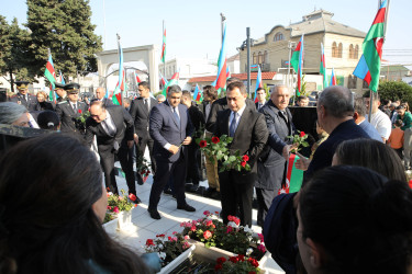 8 Noyabr – Şanlı Zəfər qələbəsinin 5-ci ildönümünü ilə əlaqədar Keşlə Şəhidlər Xiyabanı ziyarət edilib - 08.11.2025