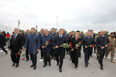 Nizami rayon ictimaiyyəti 27 Sentyabr – Anım Günündə Zəfər parkını ziyarət ediblər - 27.09.2025