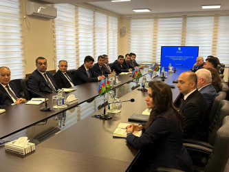 Nizami Rayon İcra Hakmiyyətində etik davranış qaydalarına həsr olunan dəyirmi masa təşkil edilib  - 08-12-2025