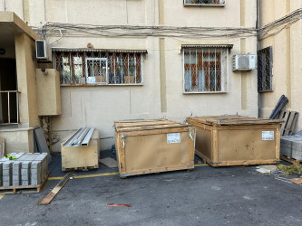 Nizami rayonunda çoxmənzilli yaşayış binalarına yeni liftlər quraşdırılır - 03.11.2025