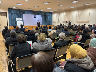 Nizami Rayon İcra Hakimiyyətinin başçısı rayon sakinləri ilə növbəti səyyar qəbul keçirib - 10.12.2025