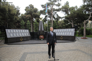27 Sentyabr - Anım Günü ilə əlaqədar “Nizami rayonu Vətən Müharibəsi Şəhidləri" memorial kompleksi önündə tədbir keçirilib - 27.09.2025