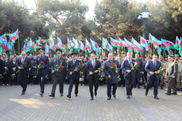 8 Noyabr – Şanlı Zəfər qələbəsinin 5-ci ildönümünü ilə əlaqədar “Nizami Rayon Vətən Müharibəsi Şəhidləri” Memorial Kompleksini ziyarət edilib - 08.11.2025