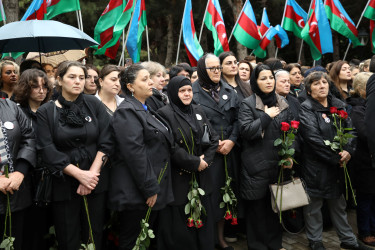 27 Sentyabr - Anım Günü ilə əlaqədar “Nizami rayonu Vətən Müharibəsi Şəhidləri" memorial kompleksi önündə tədbir keçirilib - 27.09.2025