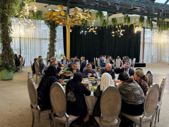 Nizami rayonunda Ulu Öndər Heydər Əliyevin ildönümü ilə əlaqədar ehsan süfrəsi açılıb - 12.12.2025