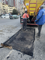 Nizami rayonunda intensiv yağıntıların yollarda yaratdığı fəsadlar aradan qaldırılır - 17.04.2026