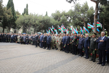 27 Sentyabr - Anım Günü ilə əlaqədar “Nizami rayonu Vətən Müharibəsi Şəhidləri" memorial kompleksi önündə tədbir keçirilib - 27.09.2025