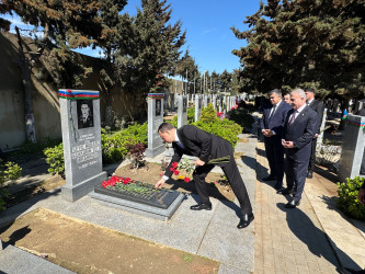 Aprel döyüşləri şəhidi Urfan Vəlizadənin məzarı ziyarət edilib - 02.04.2026