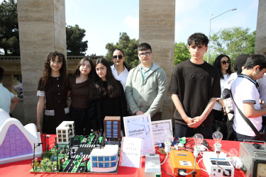 II Makeathon Nizami Festivalında rayon məktəbliləri və gənclərinin “Smart city” və “Sərbəst layihə” istiqamətləri üzrə hazırladıqları layihələr nümayiş etdirilib - 15.05.2026