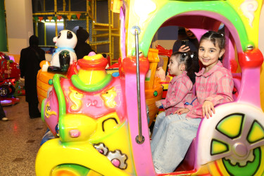 Nizami rayonunda şəhid və qazi övladları üçün bayram şənliyi  - 27.12.2025