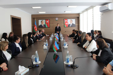 Rayon İcra Hakimiyyətində Beynəlxalq Müəllimlər Günü münasibətilə tədbir keçirilib - 03.10.2025