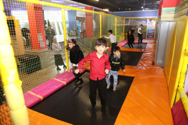 Nizami rayonunda şəhid və qazi övladları üçün bayram şənliyi  - 27.12.2025