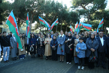 Zəfər Günündə “Nizami Rayon Vətən Müharibəsi Şəhidləri” Memorial Kompleksi ziyarət olunub - 08.11.2024