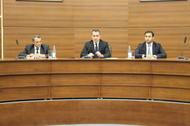 Nizami Rayon İcra Hakimiyyətində növbəti müşavirə keçirilib - 14.08.2025