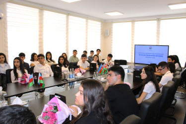 Nizami rayonunda qəbul imtahanlarında yüksək nəticə göstərən tələbələrlə görüş keçirilib - 15.09.2025