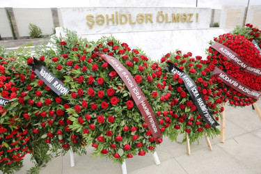 27 Sentyabr – Anım Günü ilə əlaqədar II Fəxri Xiyabanda şəhidlərin məzarları ziyarət edilib - 27.09.2025