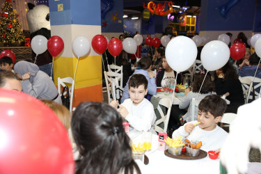 Nizami rayonunda şəhid və qazi övladları üçün bayram şənliyi  - 27.12.2025