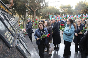 8 Noyabr – Şanlı Zəfər qələbəsinin 5-ci ildönümünü ilə əlaqədar “Nizami Rayon Vətən Müharibəsi Şəhidləri” Memorial Kompleksini ziyarət edilib - 08.11.2025