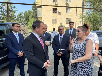 Nizami Rayon İcra Hakimiyyətinin başçısı təmir işləri aparılan ünvanlara  - Babək prospekti 73 və 75 - baxış keçirib - 05.08.2025