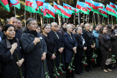 8 Noyabr – Şanlı Zəfər qələbəsinin 5-ci ildönümünü ilə əlaqədar “Nizami Rayon Vətən Müharibəsi Şəhidləri” Memorial Kompleksini ziyarət edilib - 08.11.2025